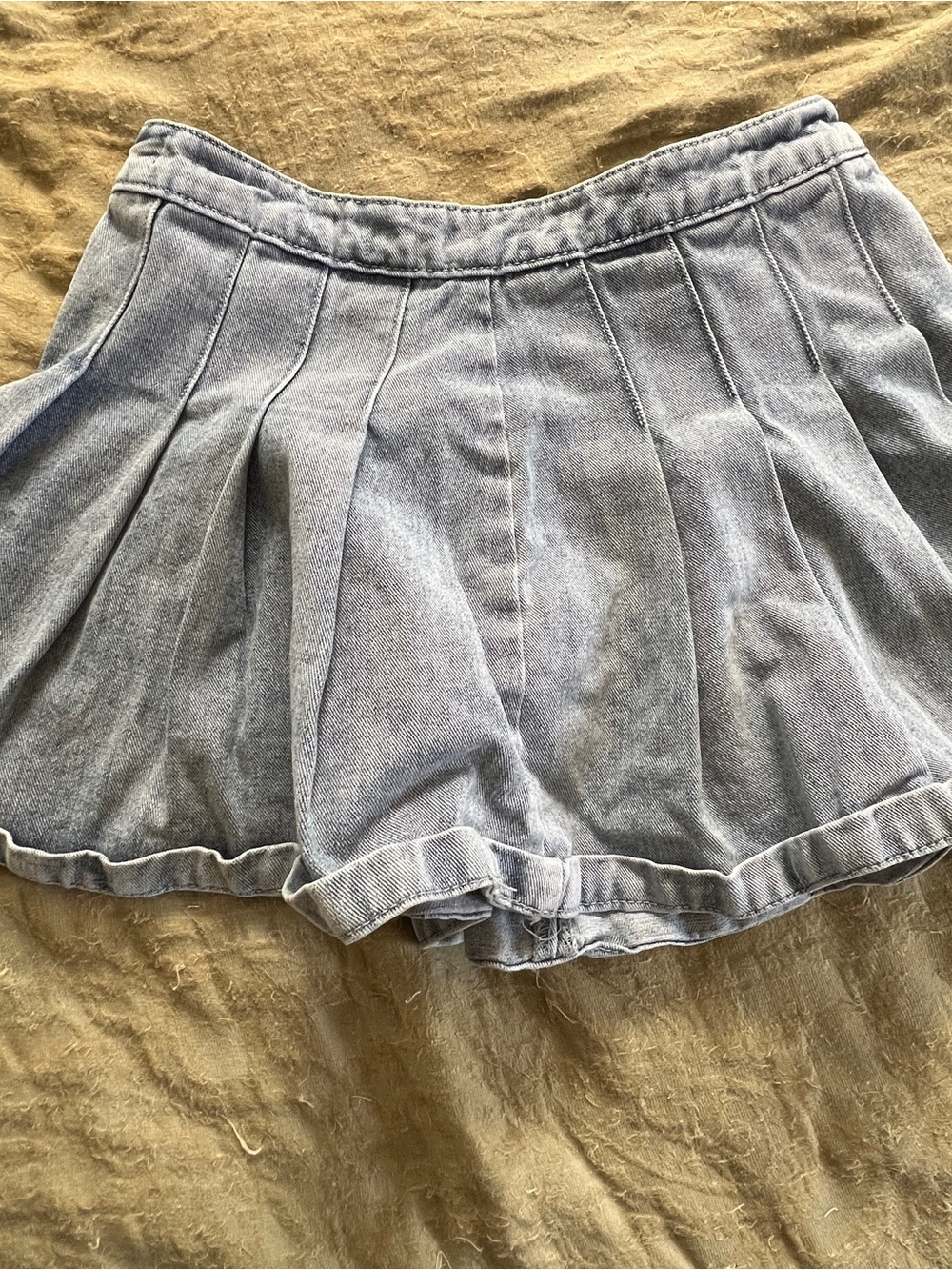 Forever 21 Y2K Pleated Light-Wash Denim Mini Skirt Size S Party Going Out